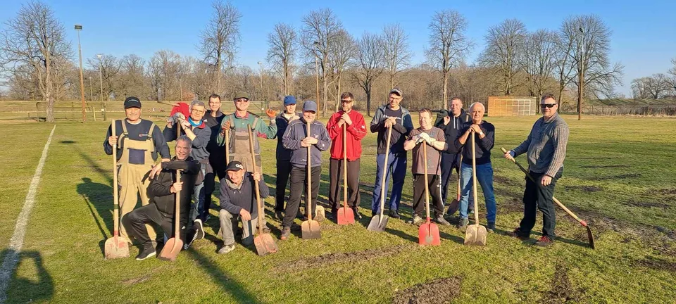 Arbeitseinsatz am Mittelplatz – Bild 6