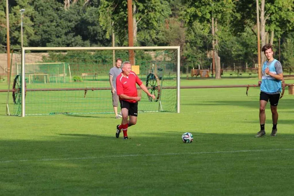 Fußballturnier im Fürstenberger Stadion – Bild 5