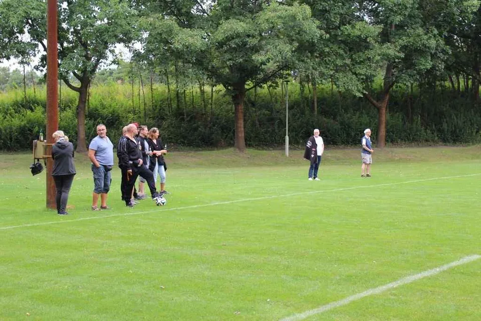 Fußballturnier im Fürstenberger Stadion – Bild 8