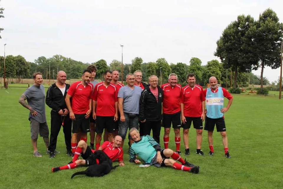 Fußballturnier im Fürstenberger Stadion – Bild 2