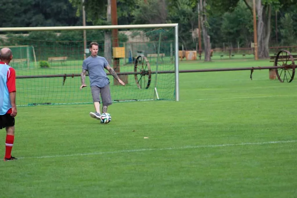 Fußballturnier im Fürstenberger Stadion – Bild 3