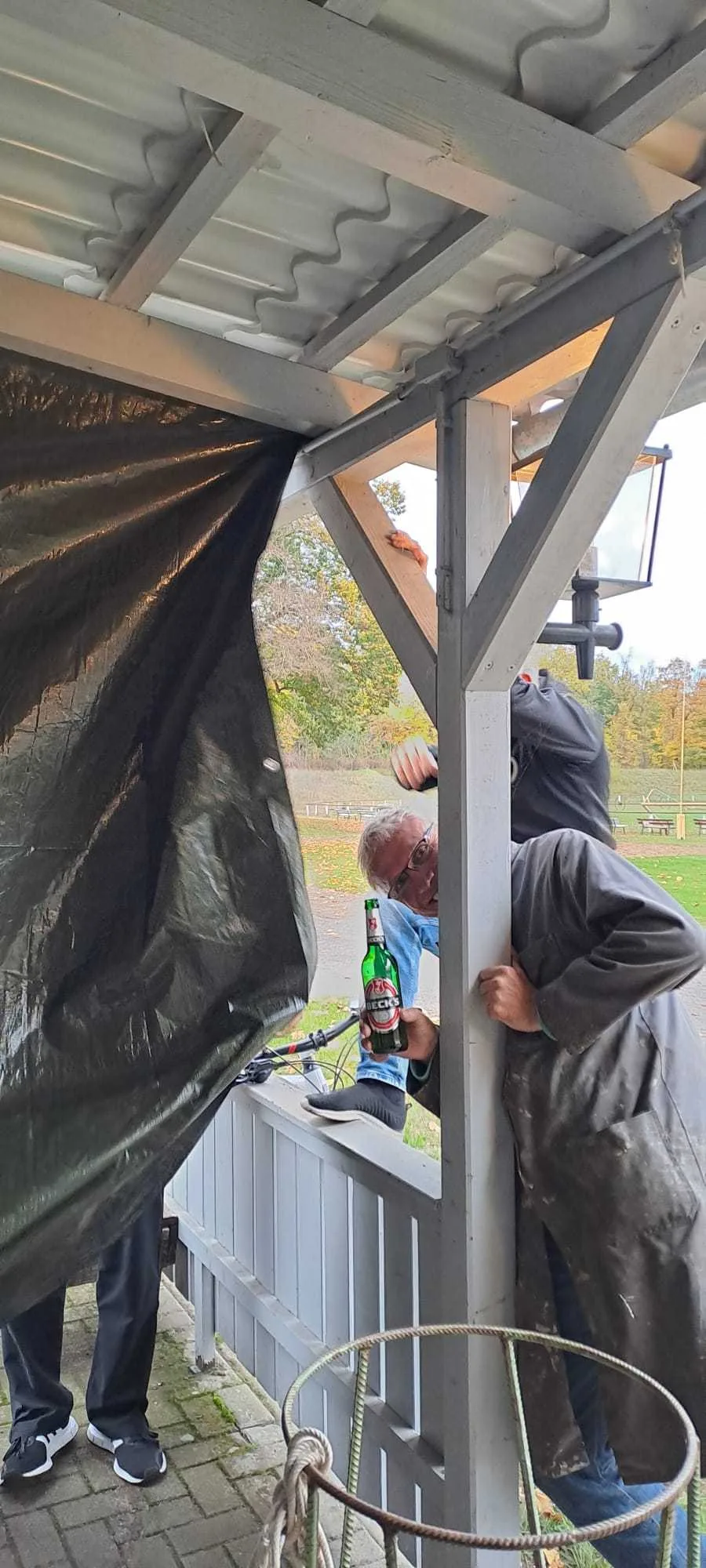 Vorbereitungen zum Schlachtefest – Bild 1
