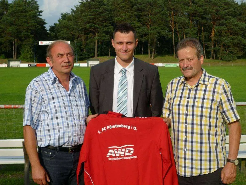 Training in neuen Anzügen – Bild 1