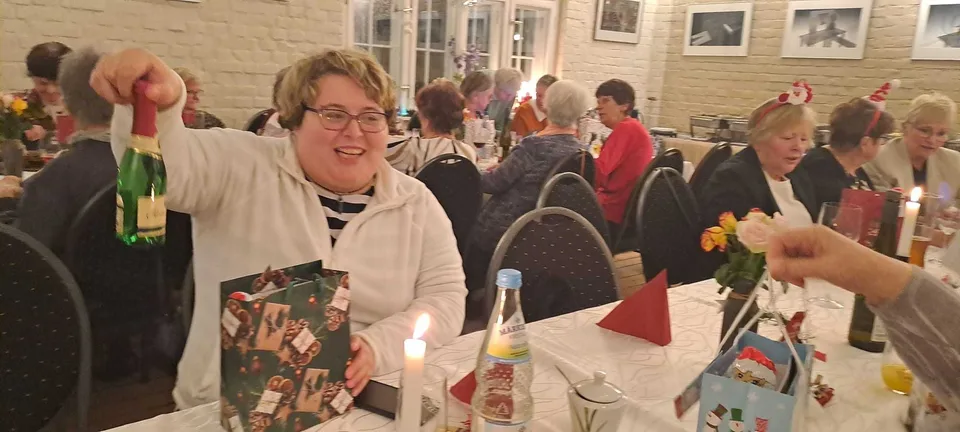 Weihnachtsfeier der Turnerfrauen – Bild 1