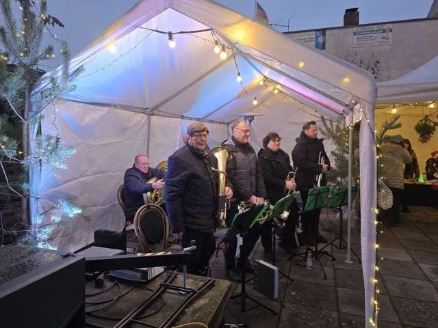 Das erste Weihnachtssingen – Bild 7